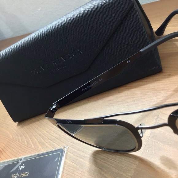 ❌❌SOLD❌❌ The Assassin -PRIVÉ REVAUX- Sunglasses - Picture 4 of 9